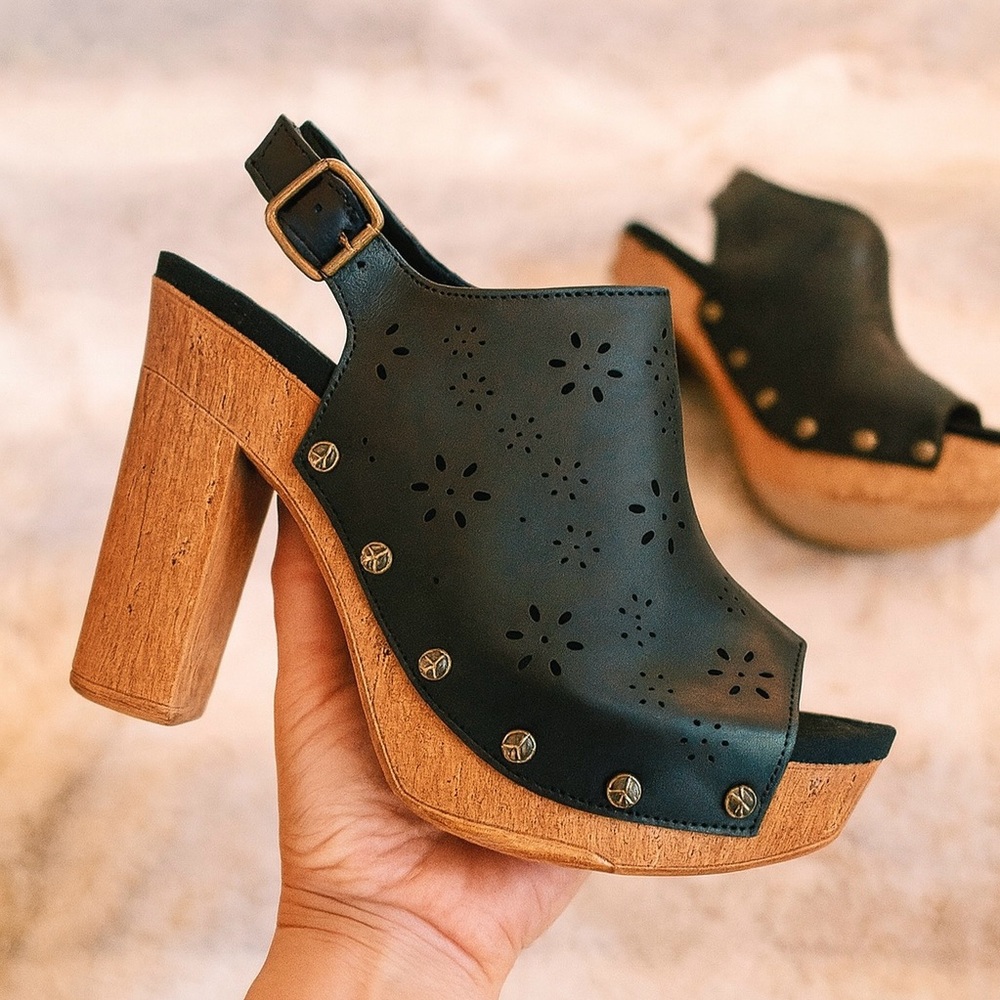 Groove Black Studded Platform Mule Heels 70s Retro Cork Slingback Size 8